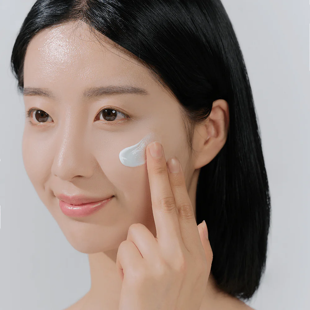 Skin1004 | Hyalu-Cica 積雪草透明質酸 水感防曬精華 SPF50+ PA++++ 50ml - Beautitu.com